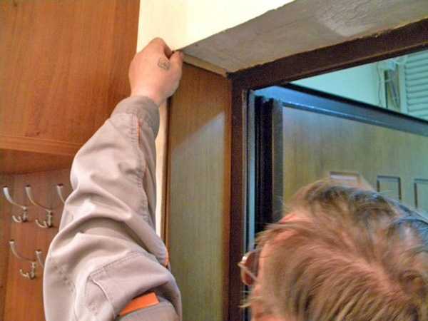 Способы установки металлической входной двери своими руками